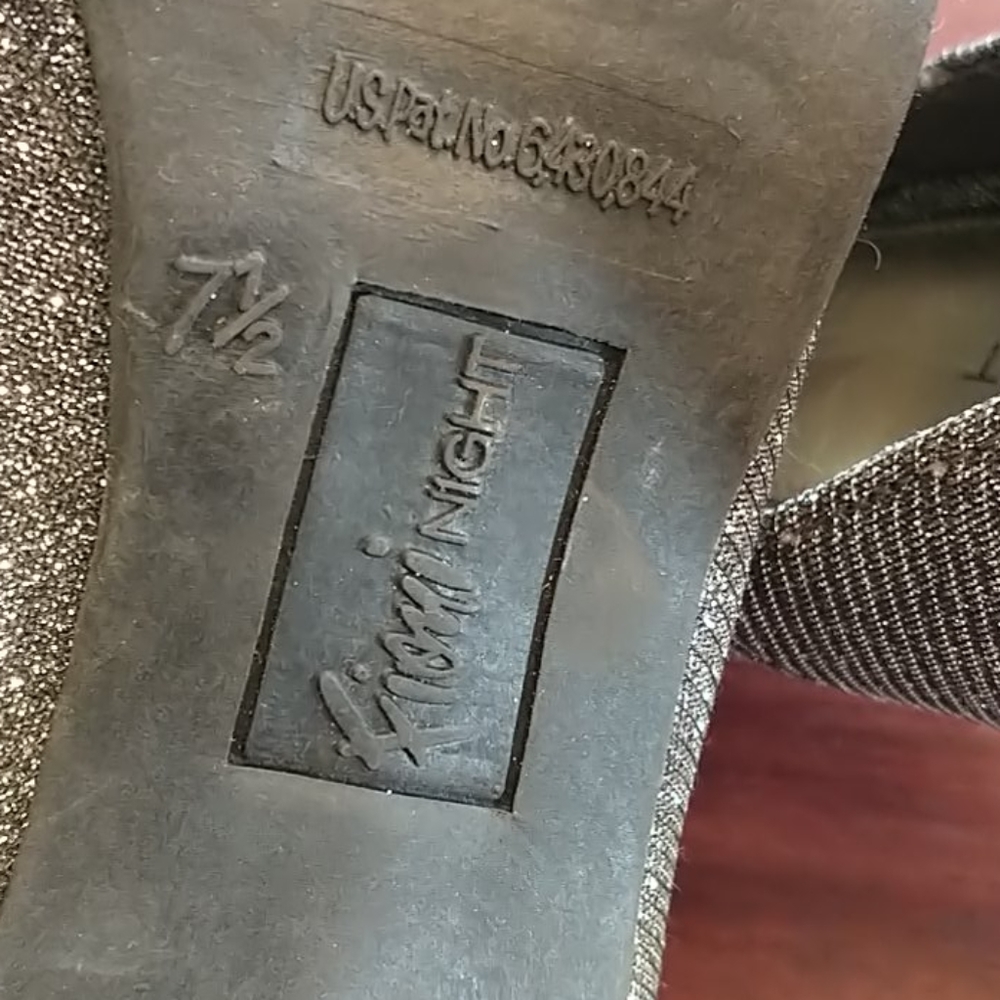 🇨🇦 Silver Fioni Pumps - Picture 3 of 3